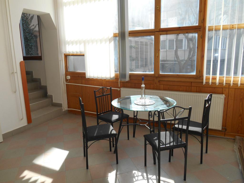 Akos Apartman Διαμέρισμα Έγκερ Εξωτερικό φωτογραφία
