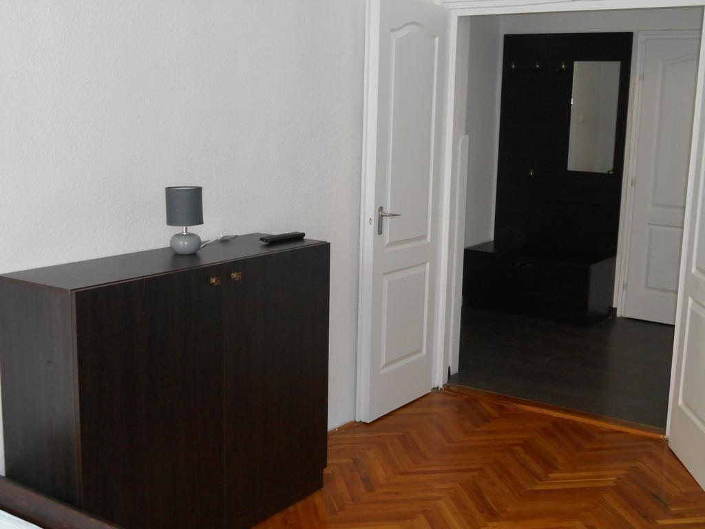 Akos Apartman Διαμέρισμα Έγκερ Εξωτερικό φωτογραφία
