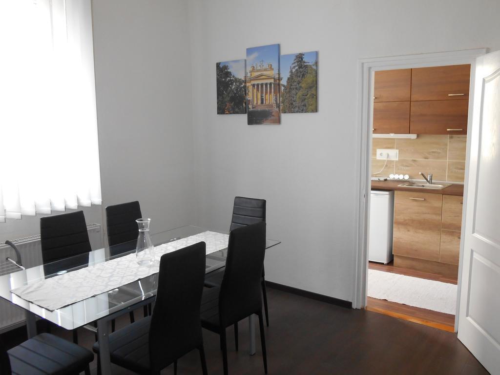 Akos Apartman Διαμέρισμα Έγκερ Εξωτερικό φωτογραφία